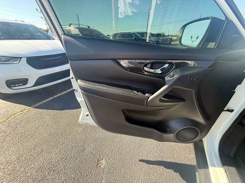 Used 2017 Nissan Rogue SL w/ SL Premium Package AWD/4WD image 11