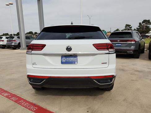 Used 2022 Volkswagen Atlas Cross Sport SE AWD/4WD image 6
