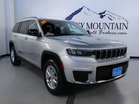 Used 2023 Jeep Grand Cherokee L Laredo image 1