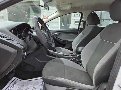 Used 2013 Ford Focus SE FWD image 10