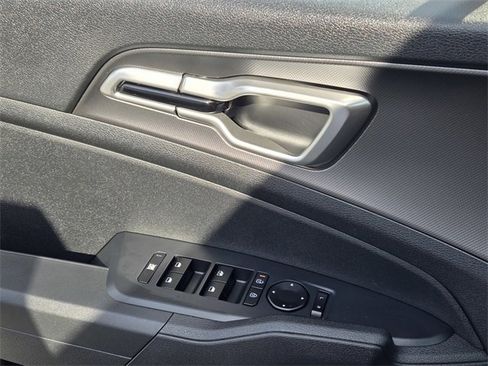 New 2026 Kia Sportage LX image 18
