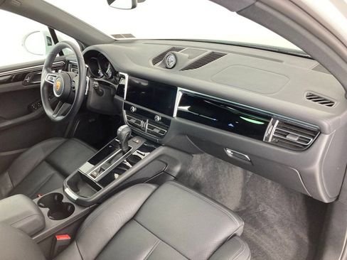 Certified 2022 Porsche Macan AWD/4WD image 20