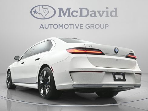 Used 2023 BMW i7 xDrive60 AWD/4WD image 32