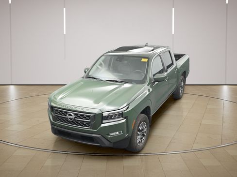 Certified 2024 Nissan Frontier SL w/ Technology Package AWD/4WD image 32
