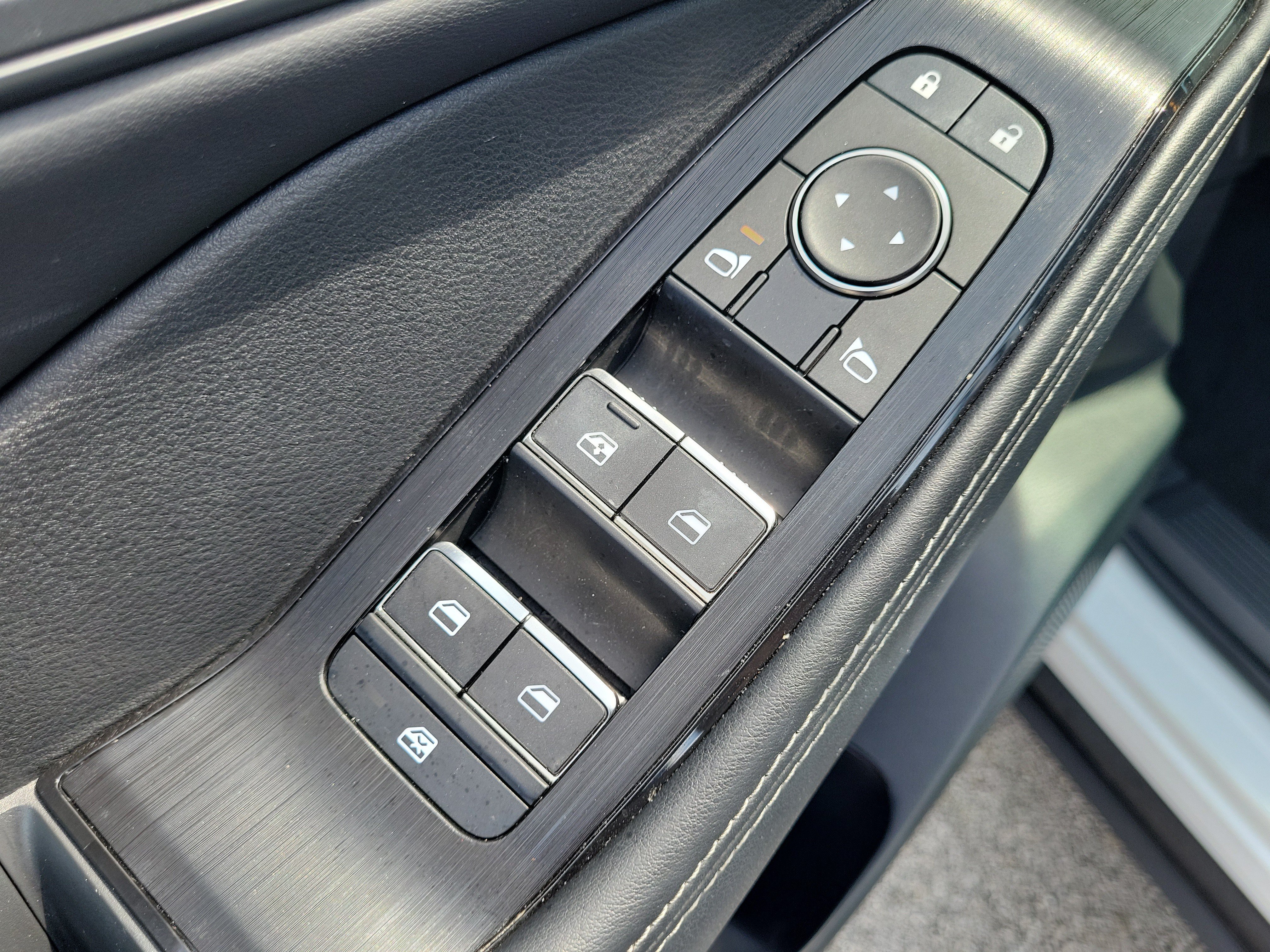 Certified 2024 Nissan Rogue SL w/ SL Premium Package FWD image 11