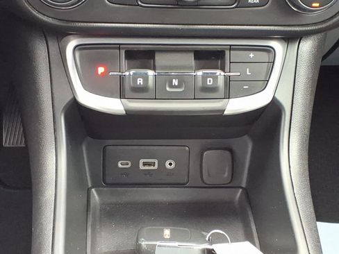 Certified 2022 GMC Terrain SLE w/ Driver Convenience Package image 22