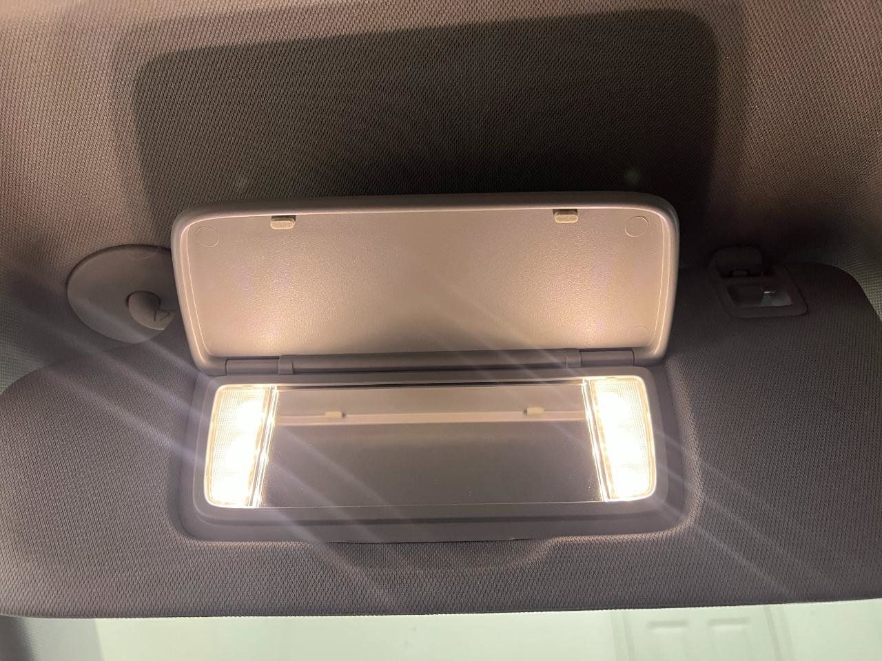 Used 2018 Chevrolet Equinox LT FWD image 48