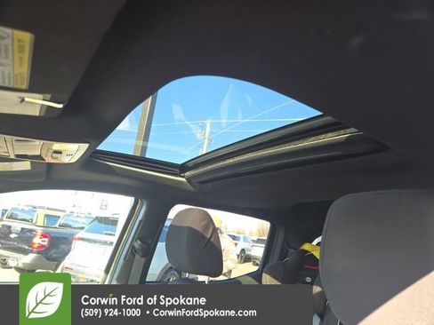 Used 2016 Toyota Tacoma TRD Sport image 14