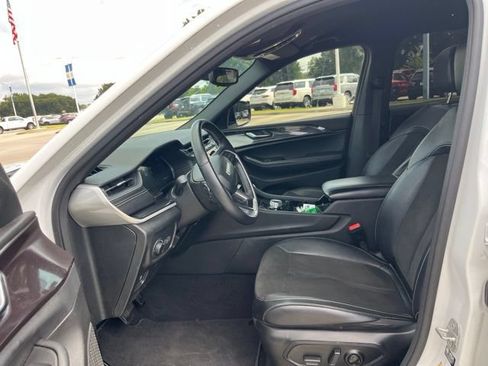 Used 2022 Jeep Grand Cherokee L Laredo AWD/4WD image 14