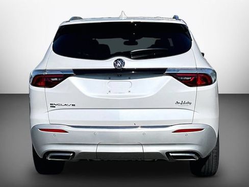 Used 2023 Buick Enclave Essence AWD/4WD image 4