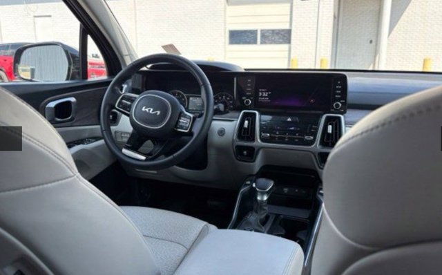 Used 2023 Kia Sorento EX FWD image 3
