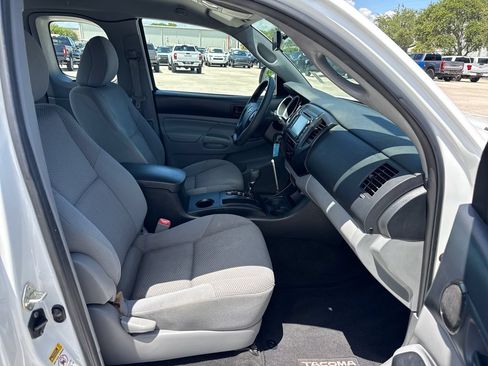 Used 2015 Toyota Tacoma 2WD Access Cab image 21