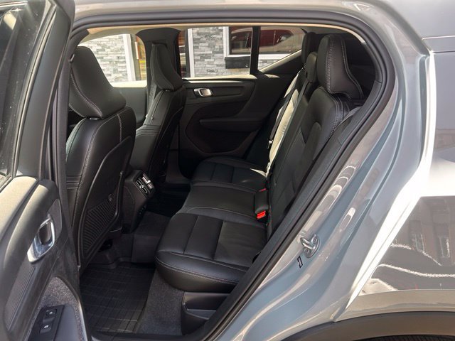Used 2024 Volvo XC40 B5 Plus w/ Protection Package Premier AWD/4WD image 15