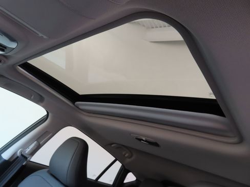 Certified 2025 Subaru Crosstrek 2.5i Limited w/ Crosstrek Mirror Package image 22