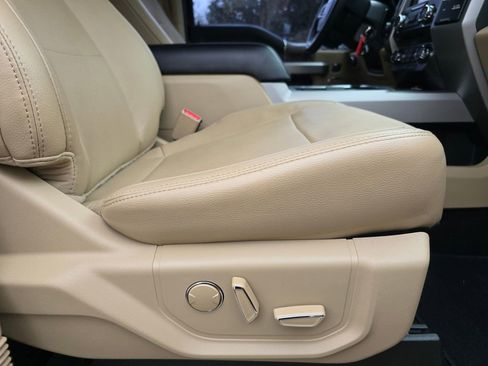 Used 2017 Ford F250 Lariat w/ Chrome Package image 58