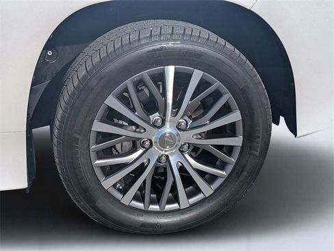 Used 2018 Lexus LX 570 4WD image 9