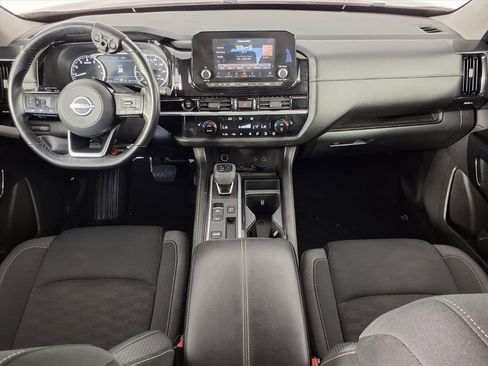 Used 2022 Nissan Pathfinder SV image 3