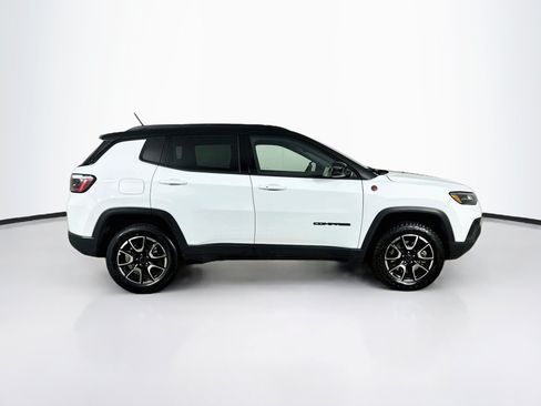 Used 2025 Jeep Compass Trailhawk AWD/4WD image 10