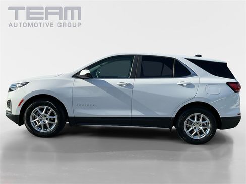 Used 2022 Chevrolet Equinox LT w/ Driver Convenience Package image 4