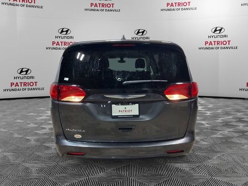 Used 2017 Chrysler Pacifica LX image 14