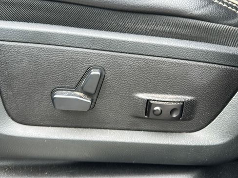 Used 2019 RAM 2500 Laramie AWD/4WD image 18