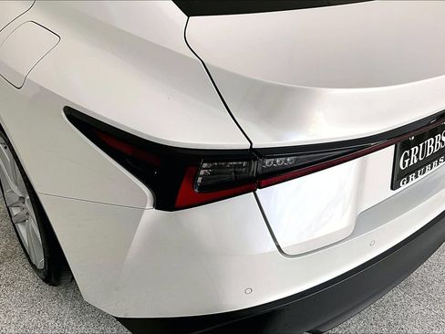 Used 2024 Lexus IS 300 w/ Comfort Package RWD image 37