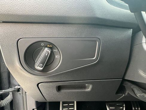 Used 2024 Volkswagen Tiguan SE R-Line image 21