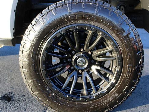 Used 2021 RAM 2500 Laramie w/ Night Edition image 9