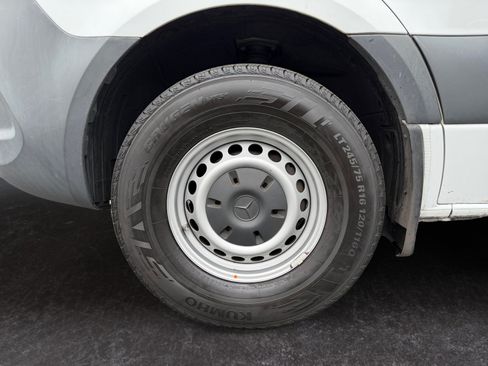 Used 2023 Mercedes-Benz Sprinter 2500 image 14
