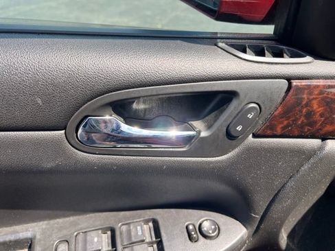 Used 2013 Chevrolet Impala LTZ FWD image 22