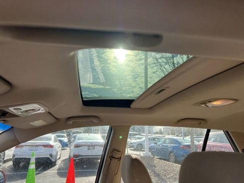 Used 2008 Kia Rondo EX w/ Premium Pkg image 22