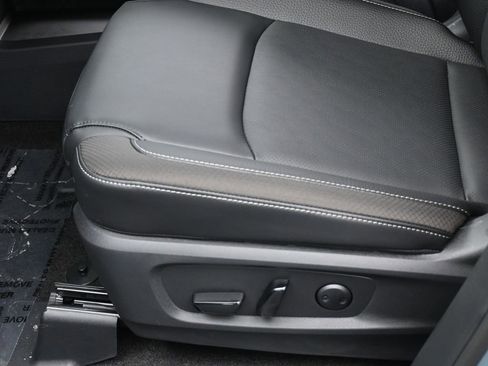 New 2026 Nissan Pathfinder SL AWD/4WD image 18