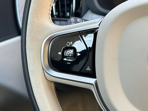 Certified 2025 Volvo XC60 T8 Plus w/ Protection Package Premier image 27