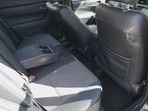 Used 2017 Toyota Corolla SE image 9