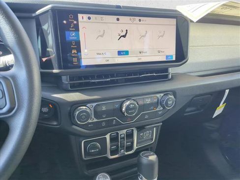 New 2026 Jeep Gladiator Sport AWD/4WD image 12