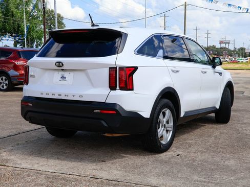 Used 2021 Kia Sorento LX FWD image 22