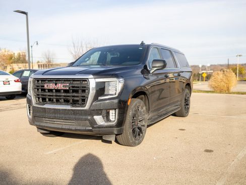 Used 2023 GMC Yukon XL SLE image 20