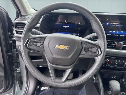 Used 2025 Chevrolet TrailBlazer LT FWD image 16