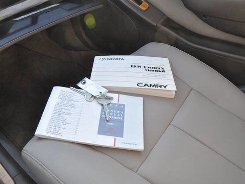 Used 1996 Toyota Camry LE FWD image 39