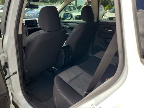 Used 2026 Nissan Rogue SV FWD image 9