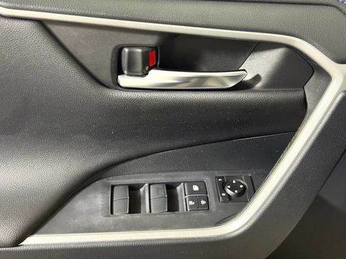 Used 2019 Toyota RAV4 XSE AWD/4WD image 23