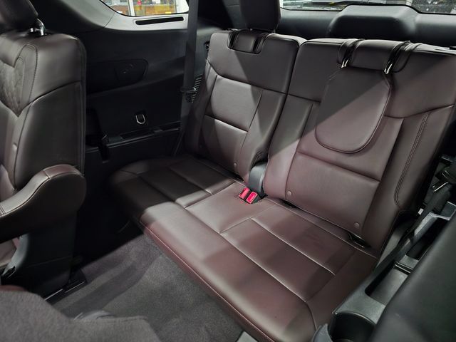 Used 2025 Ford Explorer Platinum w/ LUX Leather Package AWD/4WD image 36