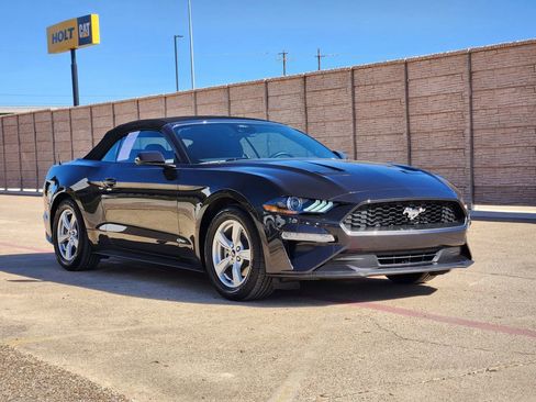 Used 2023 Ford Mustang Convertible image 3