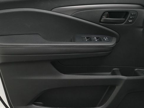 Used 2025 Honda Passport EX-L image 9