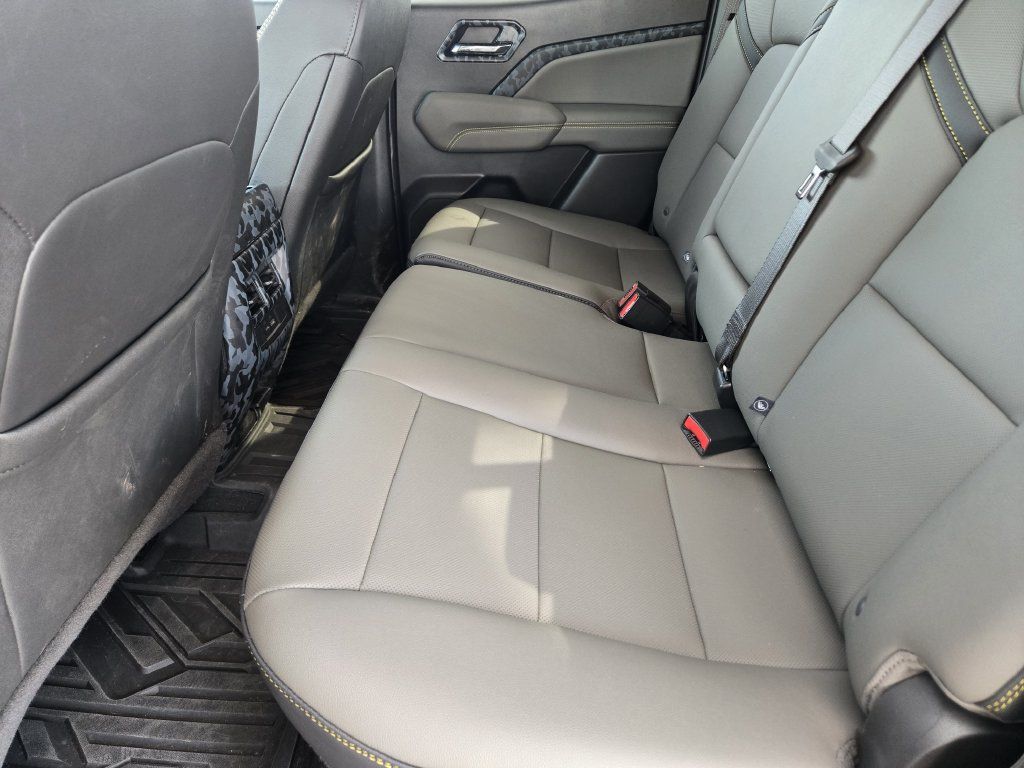 Certified 2025 Chevrolet Colorado ZR2 AWD/4WD image 29