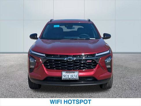 Used 2024 Chevrolet Trax RS w/ Sunroof Package image 3