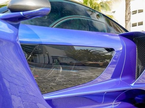 Used 2019 McLaren Senna image 46