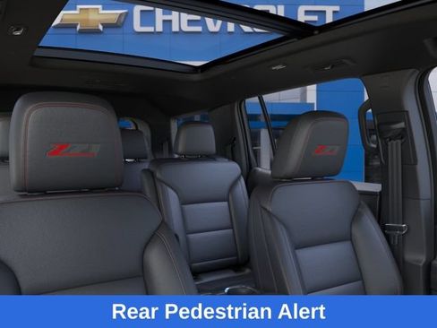 New 2026 Chevrolet Traverse Z71 w/ Driver Confidence Package AWD/4WD image 25