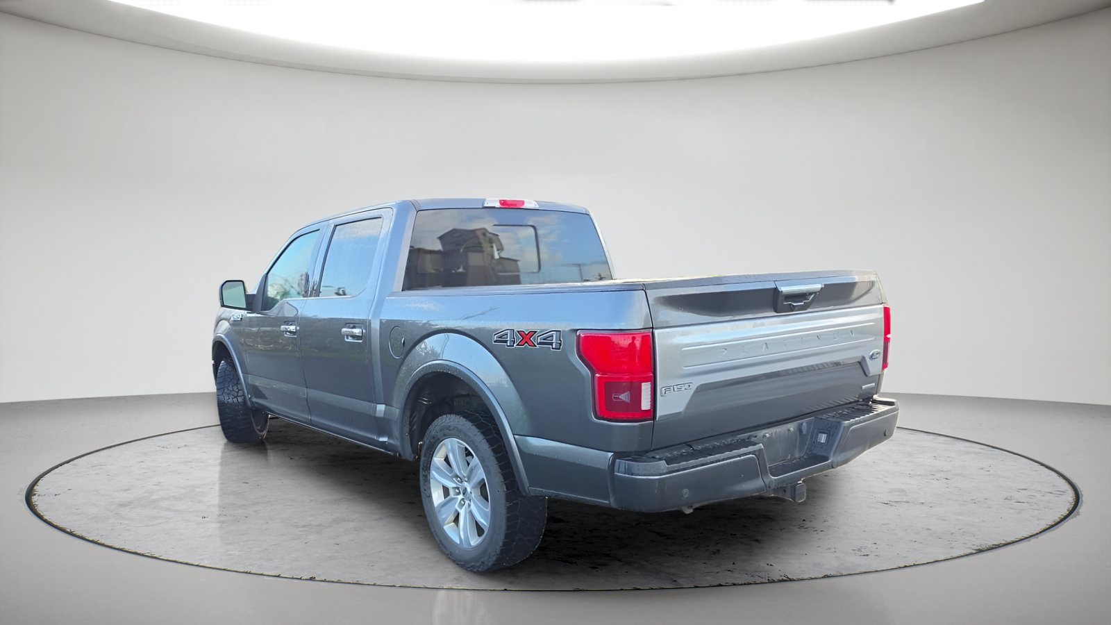 Used 2018 Ford F150 Platinum w/ Equipment Group 701A Luxury AWD/4WD image 9