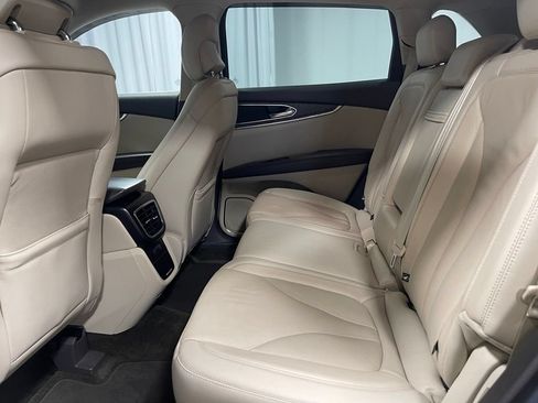 Used 2017 Lincoln MKX Reserve w/ Driver Assistance Package AWD/4WD image 25